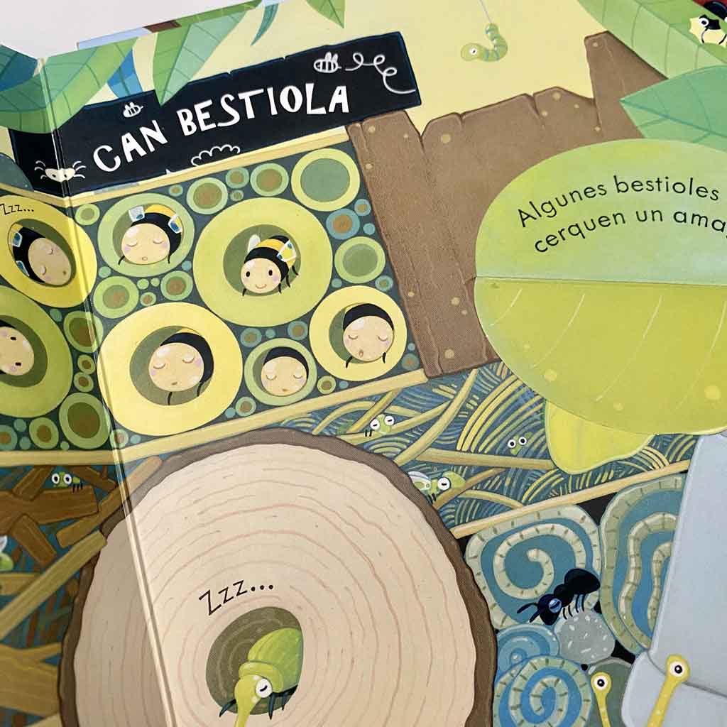 Cases de bestioles. Cuento en Catalan. Usborne | + 3 años